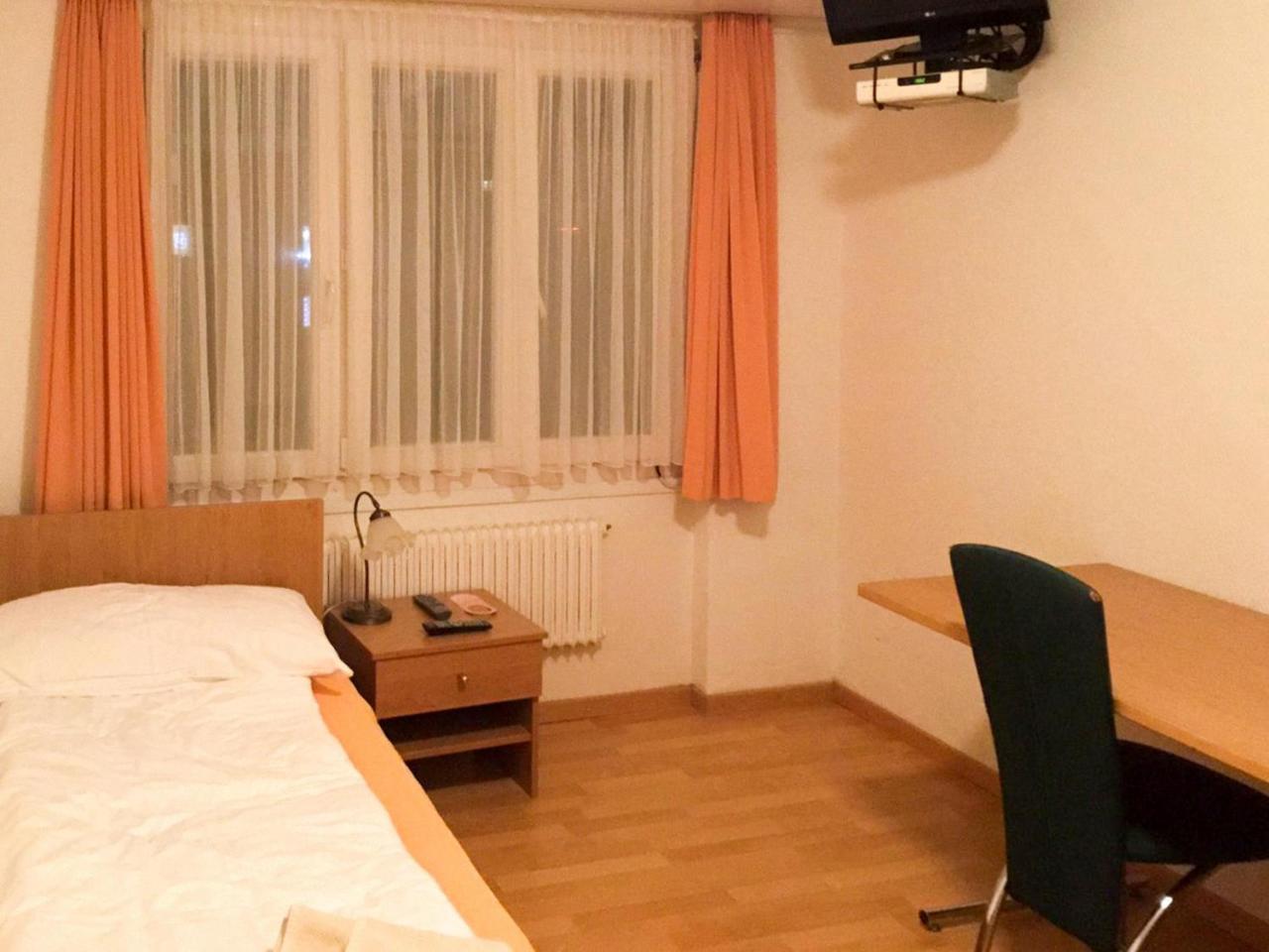 Hotel Zur Au デリコン エクステリア 写真